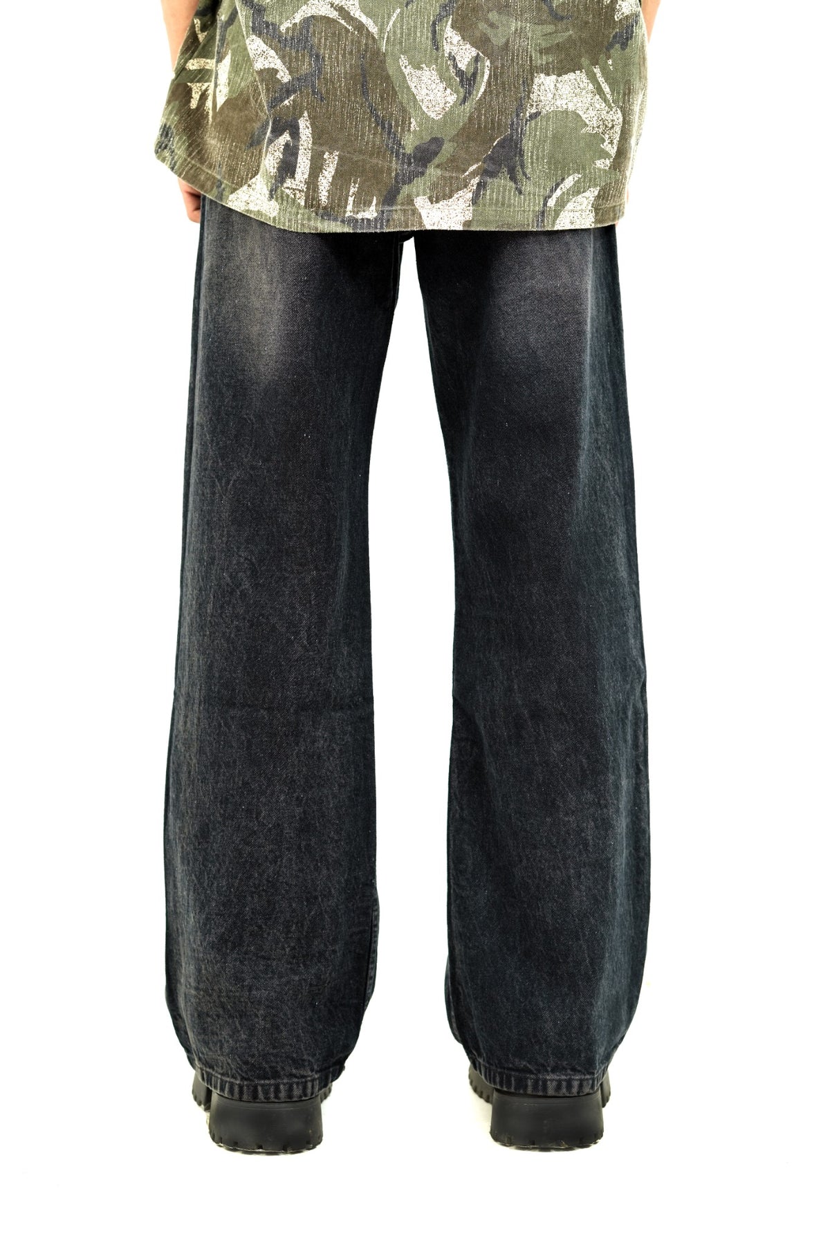 Pintex Knee Cut Black Washed Wide-Leg Jeans