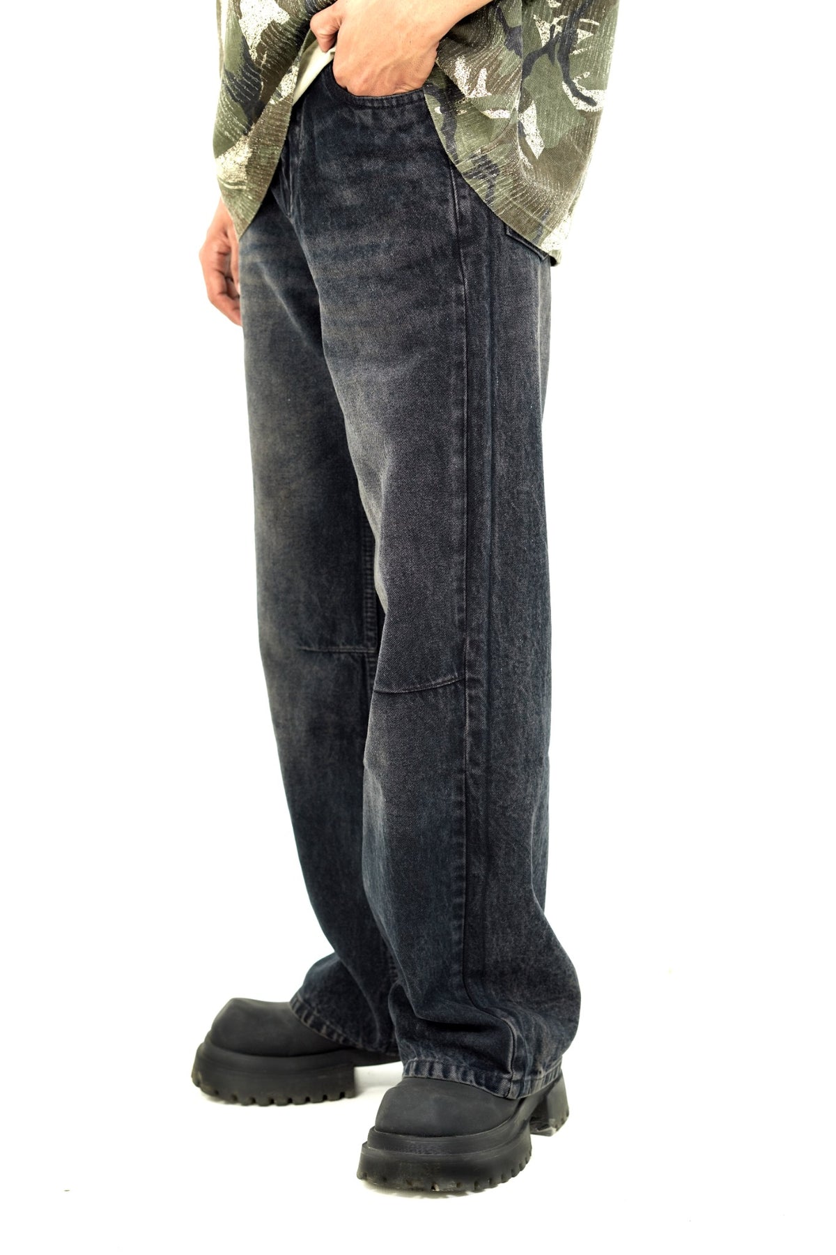 Pintex Knee Cut Black Washed Wide-Leg Jeans